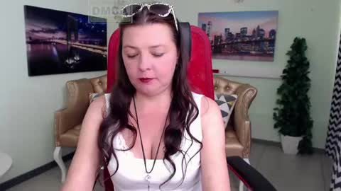 Lily online show from June 13, 5:29 am