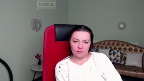 Snapshot of lily_flower7_ chatting on February 5, 4:06 am Lily online show from February 5, 4:06 am