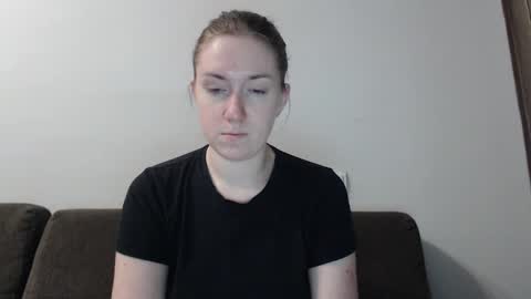 Snapshot of lily_love_x chatting on February 3, 2:25 am lily_love_x online show from February 3, 2:25 am