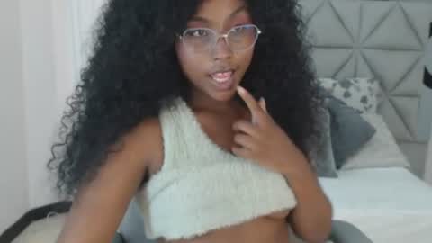 lily_mendoza online show from June 30, 2:33 am