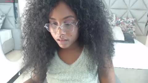 lily_mendoza online show from June 11, 12:43 am