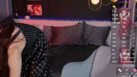 Lily online show from June 21, 1:50 pm