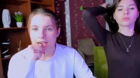 Lily online show from November 5, 7:16 pm