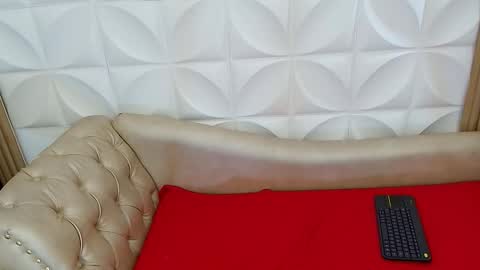 Lily Lauren online show from October 24, 2:07 pm