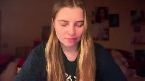 Lily online show from March 29, 8:10 pm