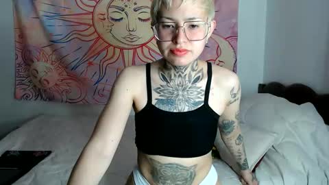 Lily online show from June 5, 10:48 pm