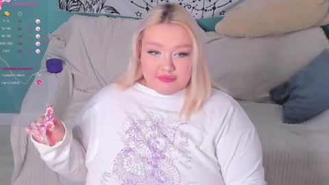 Lily online show from January 5, 9:26 am