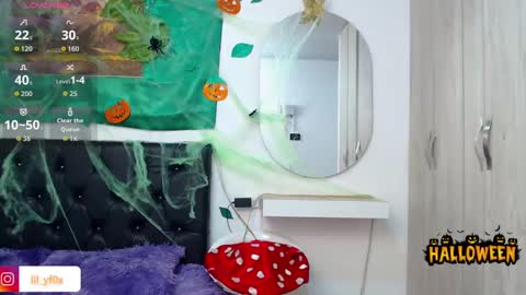 Snapshot of lilyfox23 chatting on October 13, 12:40 pm lilyfox23 online show from October 13, 12:40 pm