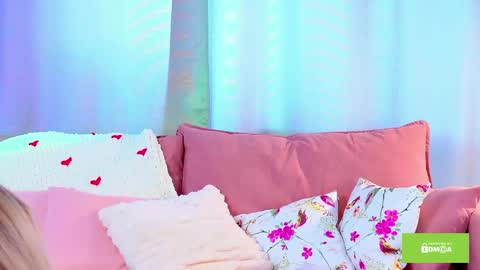 Lily online show from May 9, 3:12 am