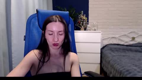 Lily online show from December 22, 10:00 am