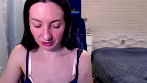 Lily online show from March 3, 7:37 am