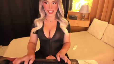 IM YOUR TRUE GODESS Lilymonstercock online show from July 6, 12:40 am