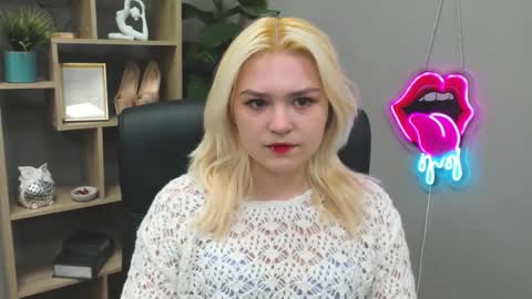 Lily online show from March 22, 8:18 am