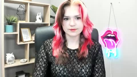 Lily online show from June 8, 6:25 am