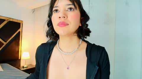  Lina Bedoya  online show from June 9, 11:43 am
