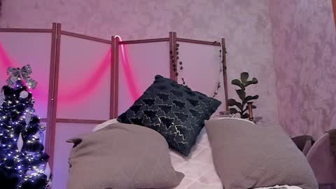 Lina -  online show from December 25, 7:57 am