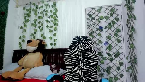 Snapshot of lina_paola chatting on December 18, 10:02 pm paola online show from December 18, 10:02 pm