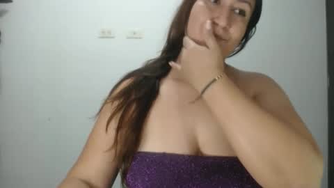 iiisabella online show from February 8, 11:13 am