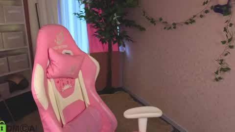 LINA online show from April 17, 1:08 am