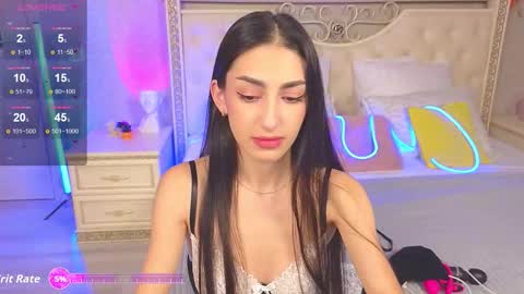 Lina Robbins  online show from November 6, 9:40 pm