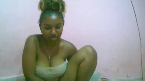 Snapshot of linah1123 chatting on October 21, 12:10 pm linah1123 online show from October 21, 12:10 pm