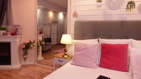 LinaReese online show from February 6, 5:03 am