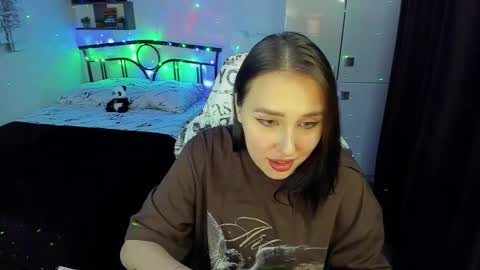 Lina online show from November 6, 8:45 pm