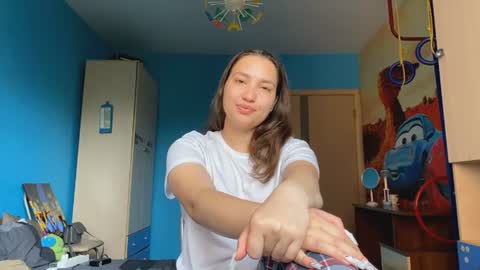 Elin online show from June 19, 7:36 am