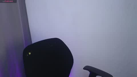 lincy_honeyy online show from June 25, 3:47 am