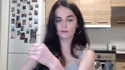 Linda online show from December 19, 8:04 pm