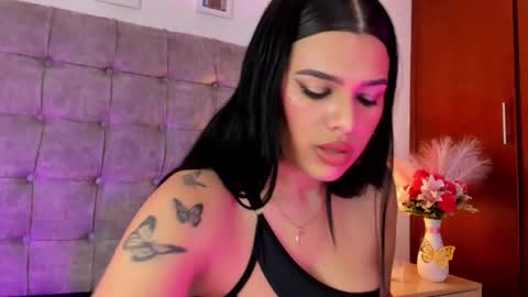 Linda Fosterr online show from February 25, 10:46 pm