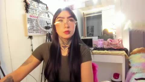 Lindaa maria  online show from June 14, 9:17 pm