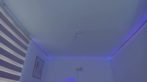 Snapshot of linda_zaam8386 chatting on February 24, 6:47 pm   online show from February 24, 6:47 pm