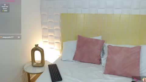 L I N D A online show from February 11, 7:27 pm