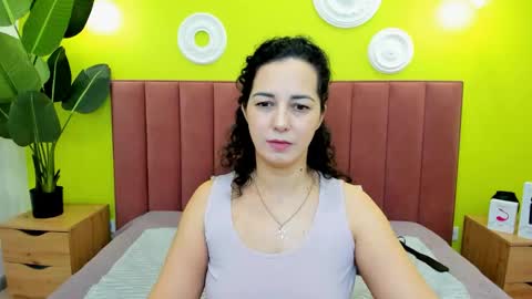 Linda online show from February 5, 1:42 am