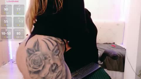 Linda  --  online show from March 26, 5:40 pm