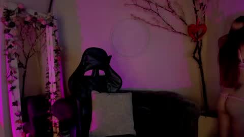 Lindsay    online show from April 1, 4:57 am