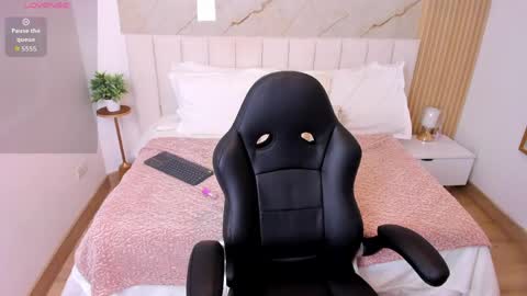   online show from June 5, 10:37 pm