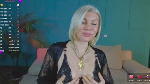 lindsi_luvviv online show from June 16, 5:28 pm