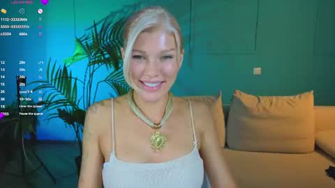 lindsi_luvviv online show from June 26, 4:34 pm
