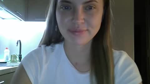 Snapshot of lindsisecret chatting on October 27, 10:54 pm Anna online show from October 27, 10:54 pm