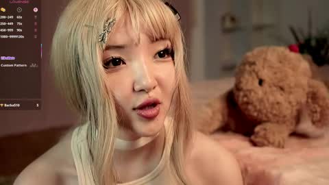 Linh -   online show from May 14, 9:46 pm