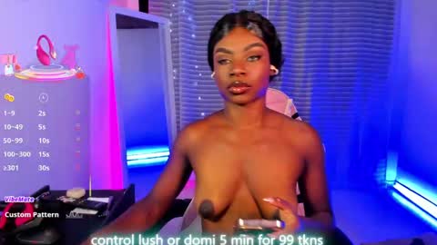 Snapshot of linsyadams chatting on September 11, 3:52 am     online show from September 11, 3:52 am