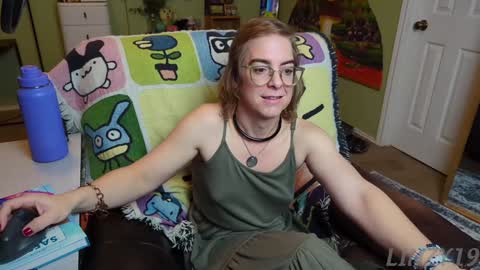 Linzy19 online show from February 4, 12:29 am