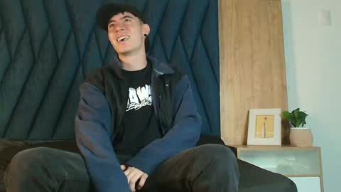 Lio online show from April 14, 3:32 am