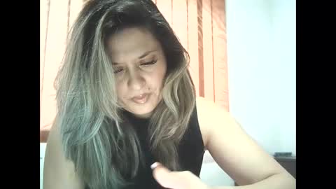 lionessmom online show from December 5, 11:52 am