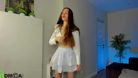 Lira revery online show from November 9, 1:42 am