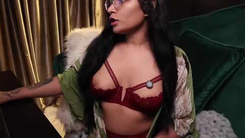 Snapshot of lireesa chatting on February 12, 4:54 am Lire online show from February 12, 4:54 am