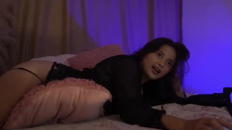 Lily see u on december 2 online show from December 4, 7:02 pm