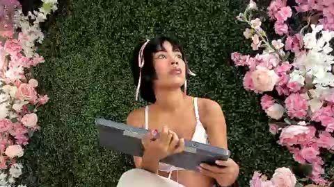 lis_vega_ online show from July 29, 7:03 pm
